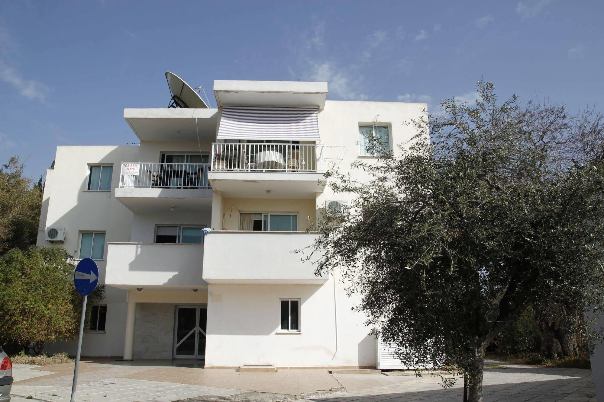 Faneromeni Court Apartment Paphos Exterior photo